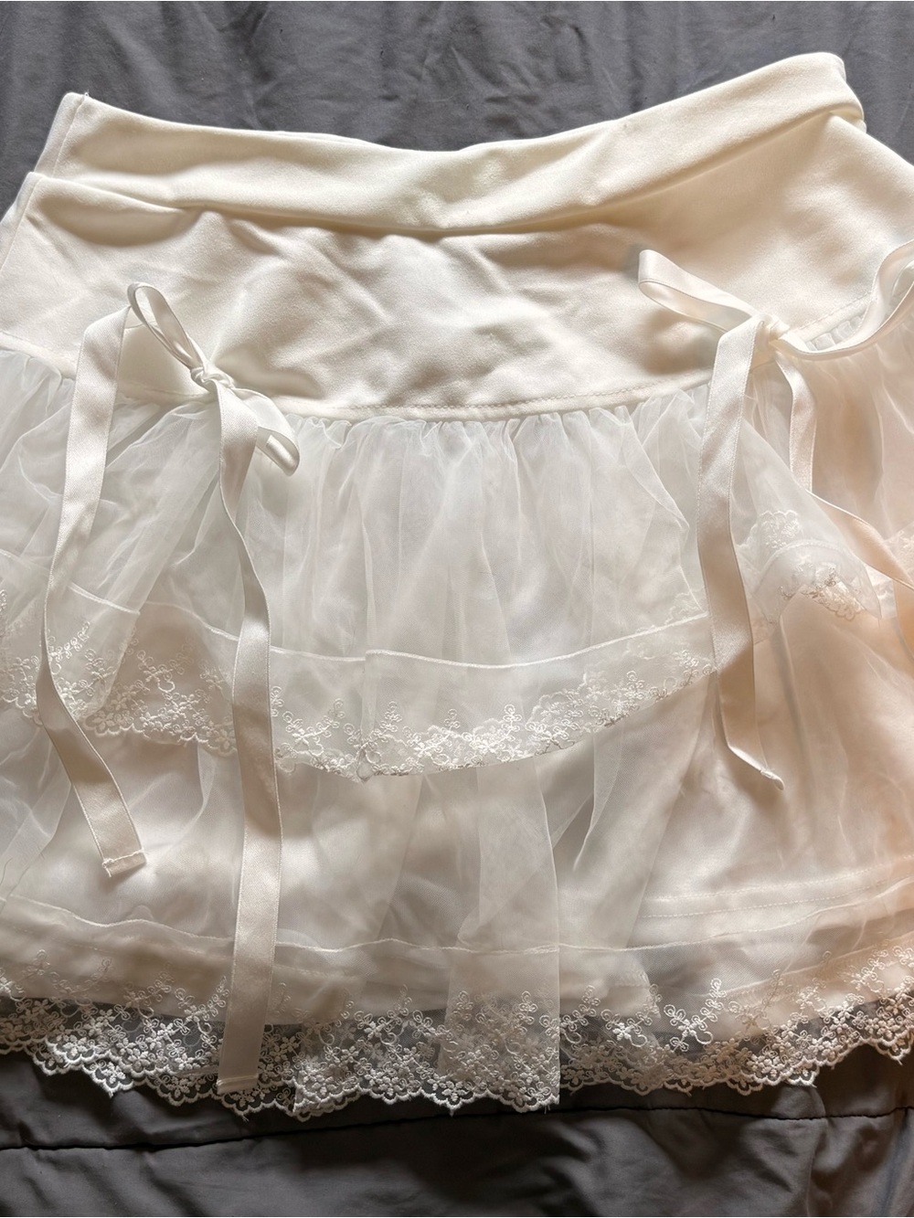 SHEIN Cream Lace Trim Tulle Petticoat Skirt